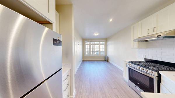 Listing photo 1 of 5