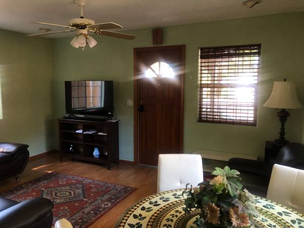 Listing photo 1 of 5