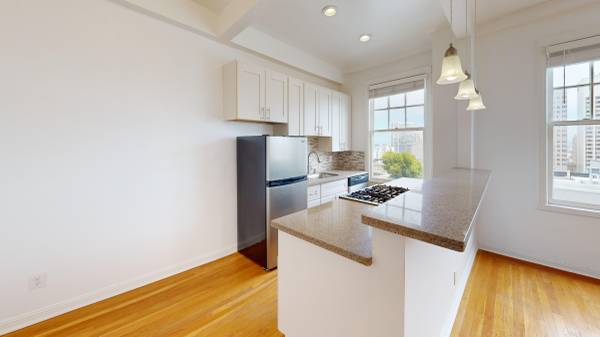 Listing photo 1 of 5