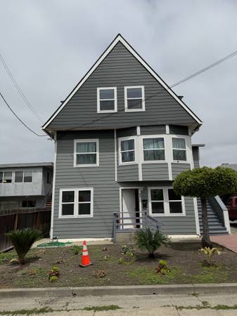 Listing photo 1 of 5