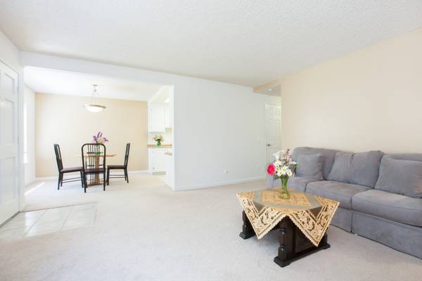 Listing photo 1 of 5