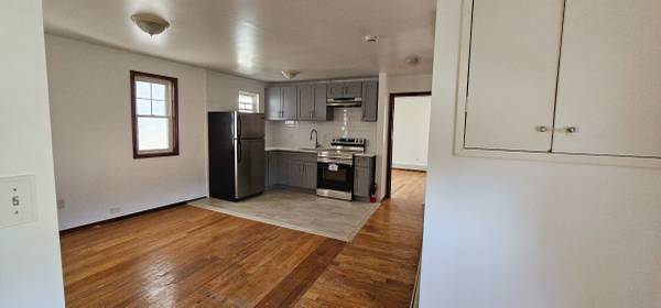 Listing photo 1 of 5