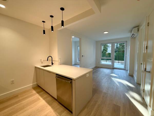 Listing photo 1 of 5