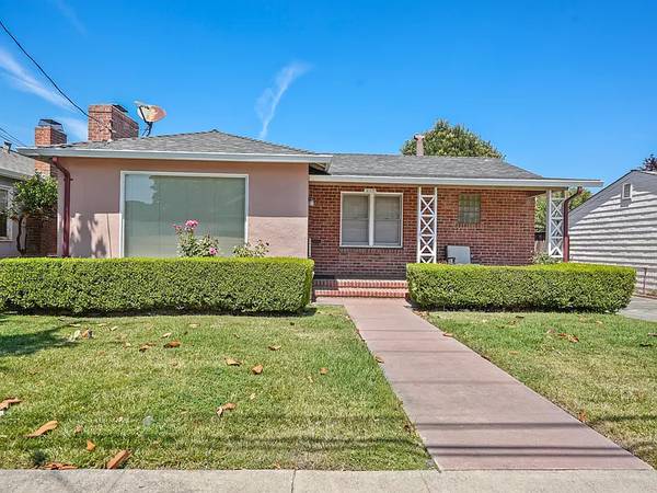 Listing photo 1 of 4