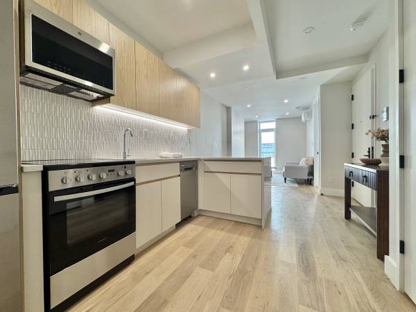 Listing photo 1 of 5