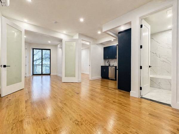 Listing photo 1 of 5