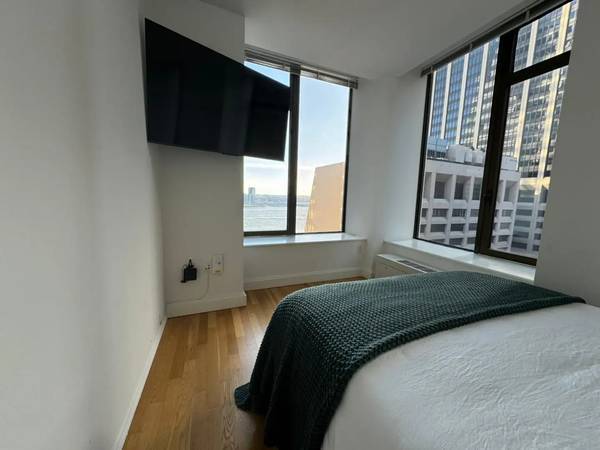 Listing photo 1 of 5