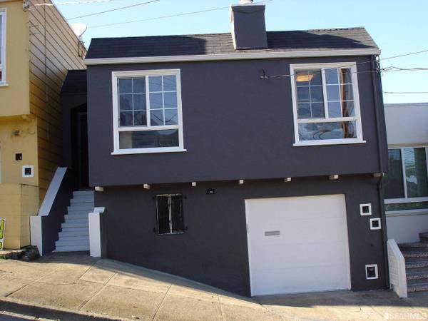 Listing photo 1 of 5