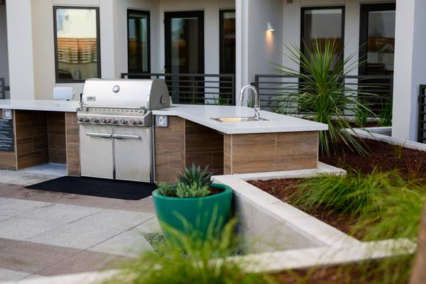 Listing photo 1 of 5