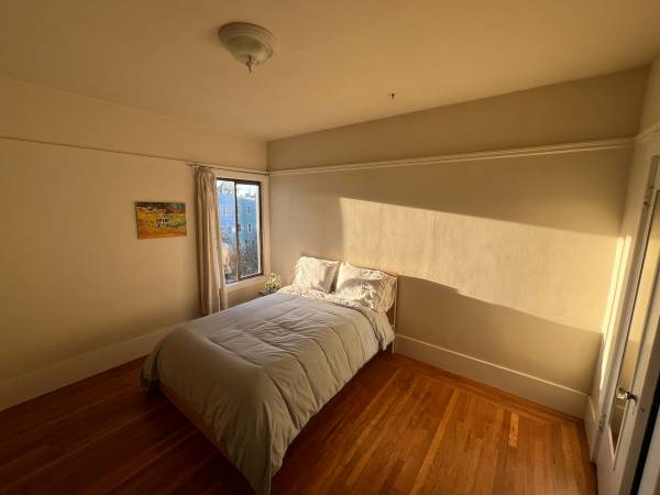 Listing photo 1 of 4