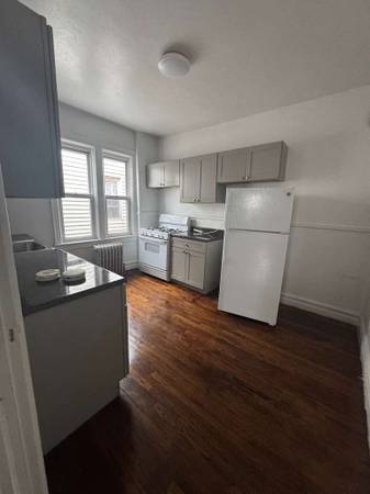 Listing photo 1 of 5
