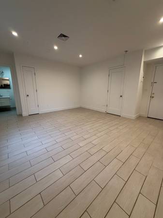 Listing photo 1 of 3