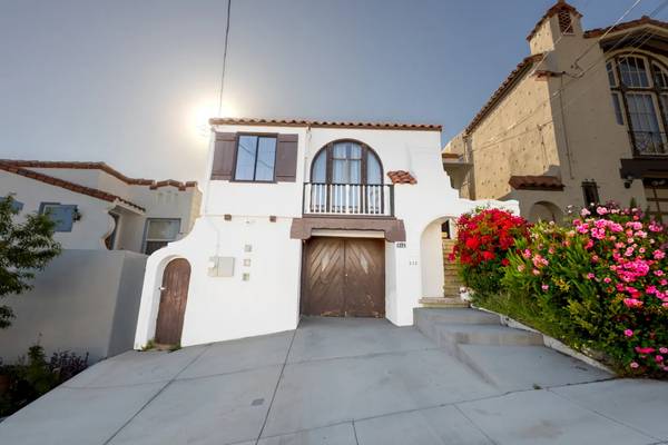Listing photo 1 of 5