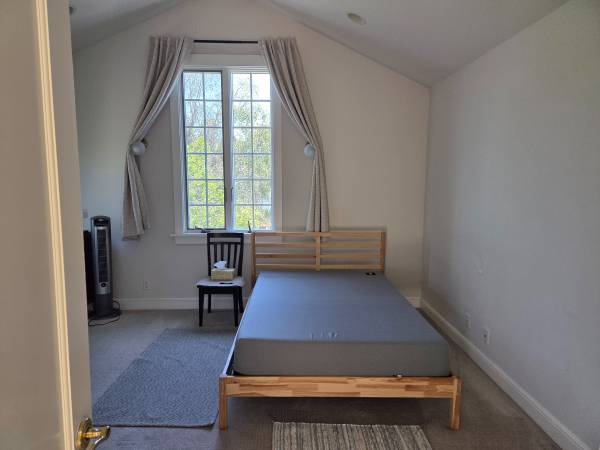 Listing photo 1 of 5