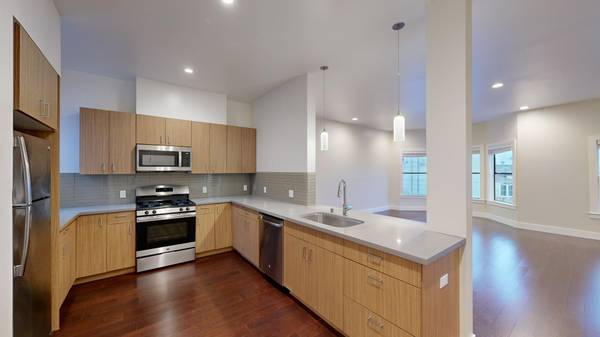 Listing photo 1 of 5