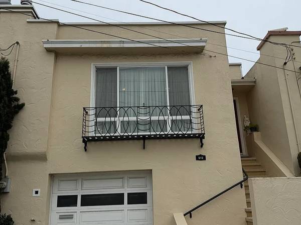 Listing photo 1 of 5