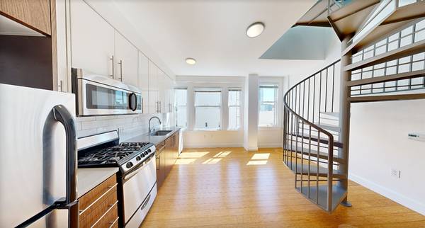 Listing photo 1 of 5