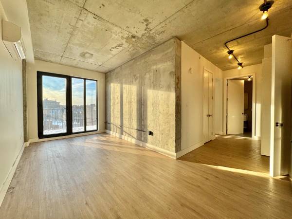 Listing photo 1 of 5