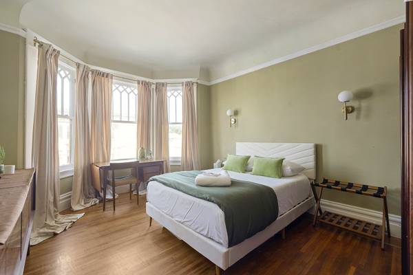 Listing photo 1 of 5