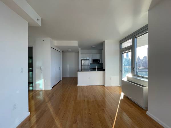 Listing photo 1 of 5