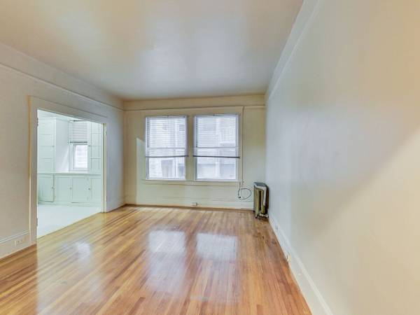 Listing photo 1 of 5
