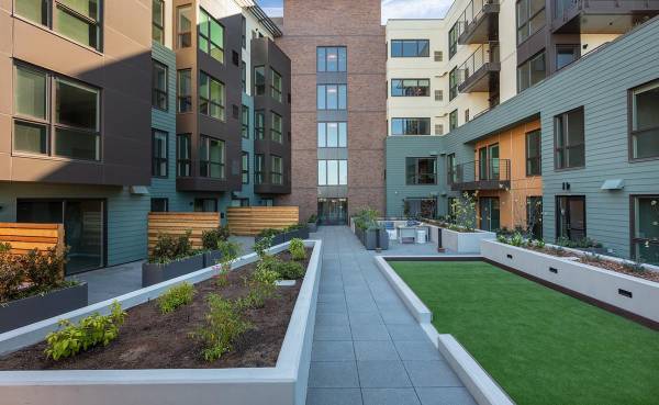 Listing photo 1 of 5