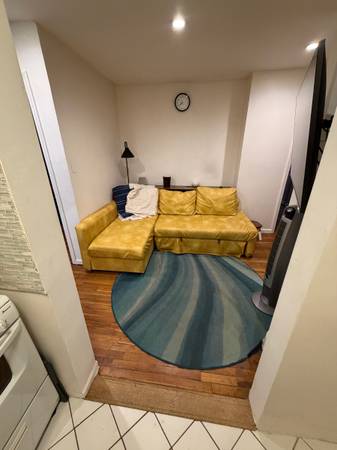 Listing photo 1 of 4