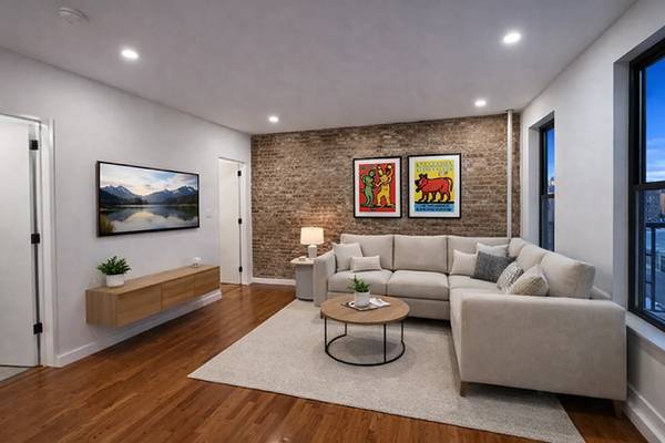 Listing photo 1 of 5