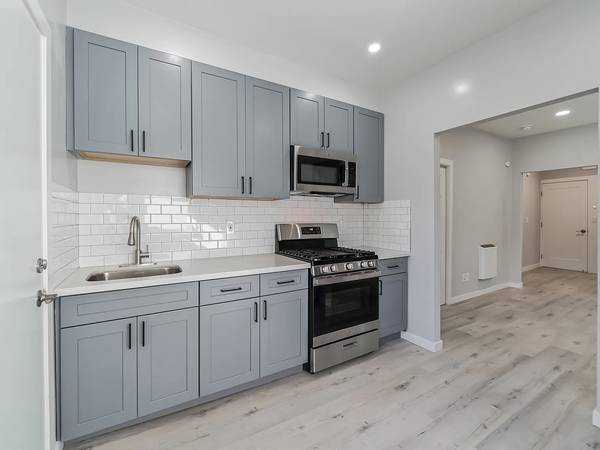 Listing photo 1 of 5