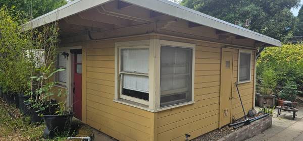 Listing photo 1 of 5