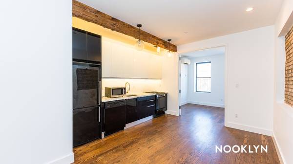 Listing photo 1 of 5
