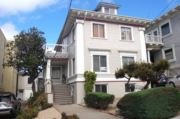 Listing photo 1 of 5