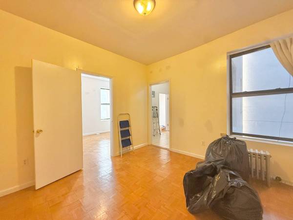 Listing photo 1 of 5