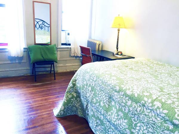 Listing photo 1 of 5