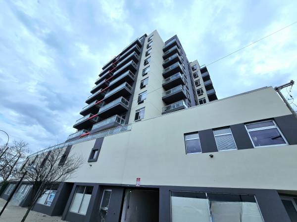 Listing photo 1 of 5