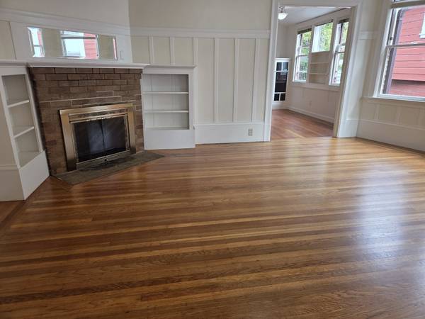 Listing photo 1 of 5