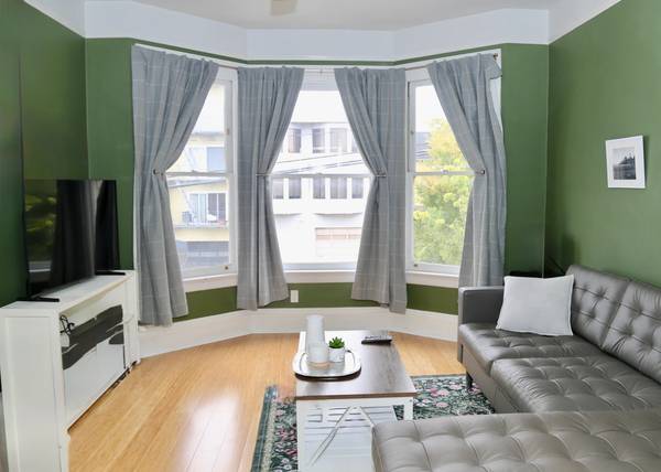 Listing photo 1 of 5