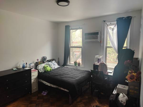 Listing photo 1 of 5