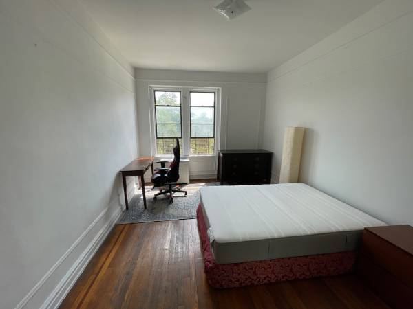 Listing photo 1 of 5