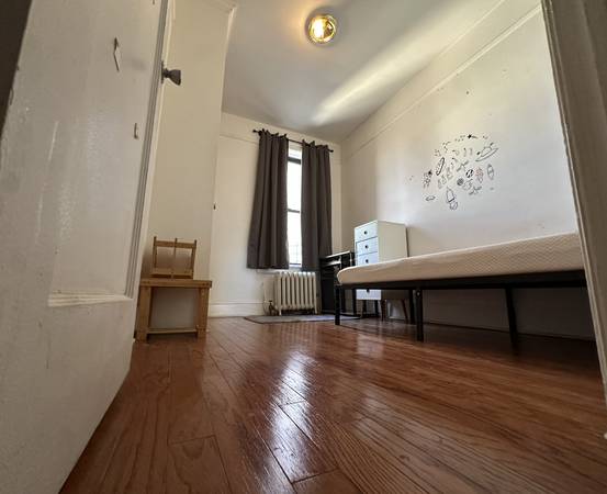 Listing photo 1 of 4