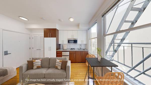 Listing photo 1 of 5