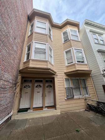 Listing photo 1 of 5