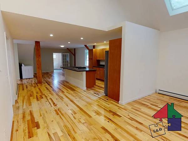 Listing photo 1 of 5