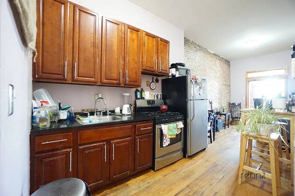 Listing photo 1 of 5