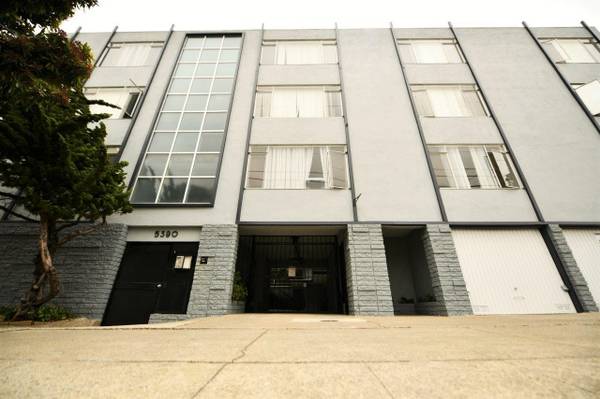 Listing photo 1 of 5