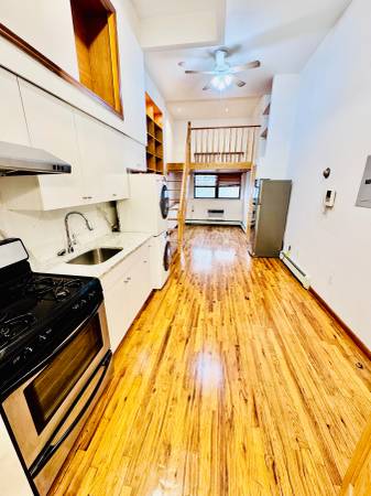 Listing photo 1 of 5