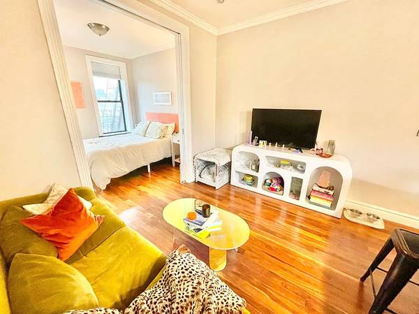 Listing photo 1 of 5