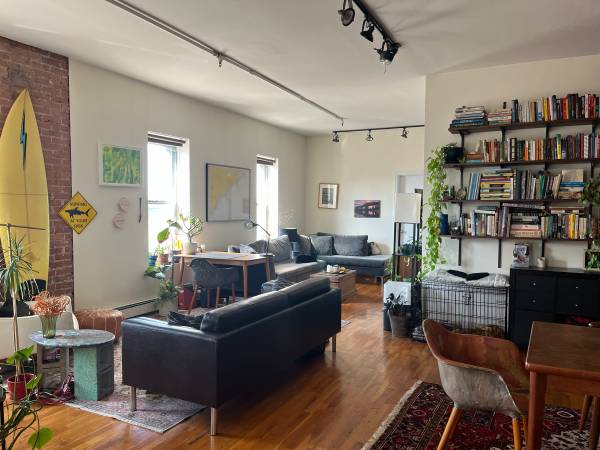 Listing photo 1 of 5