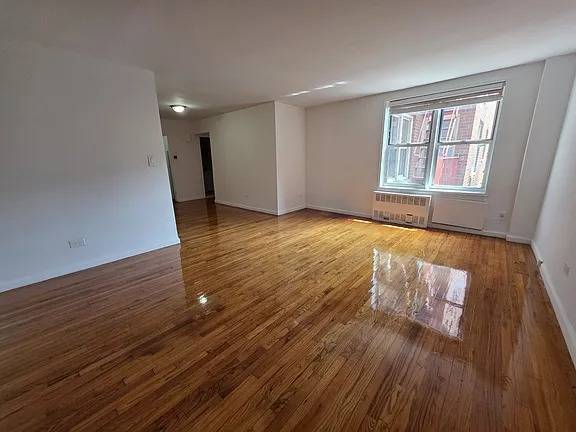 Listing photo 1 of 5