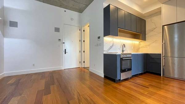 Listing photo 1 of 5